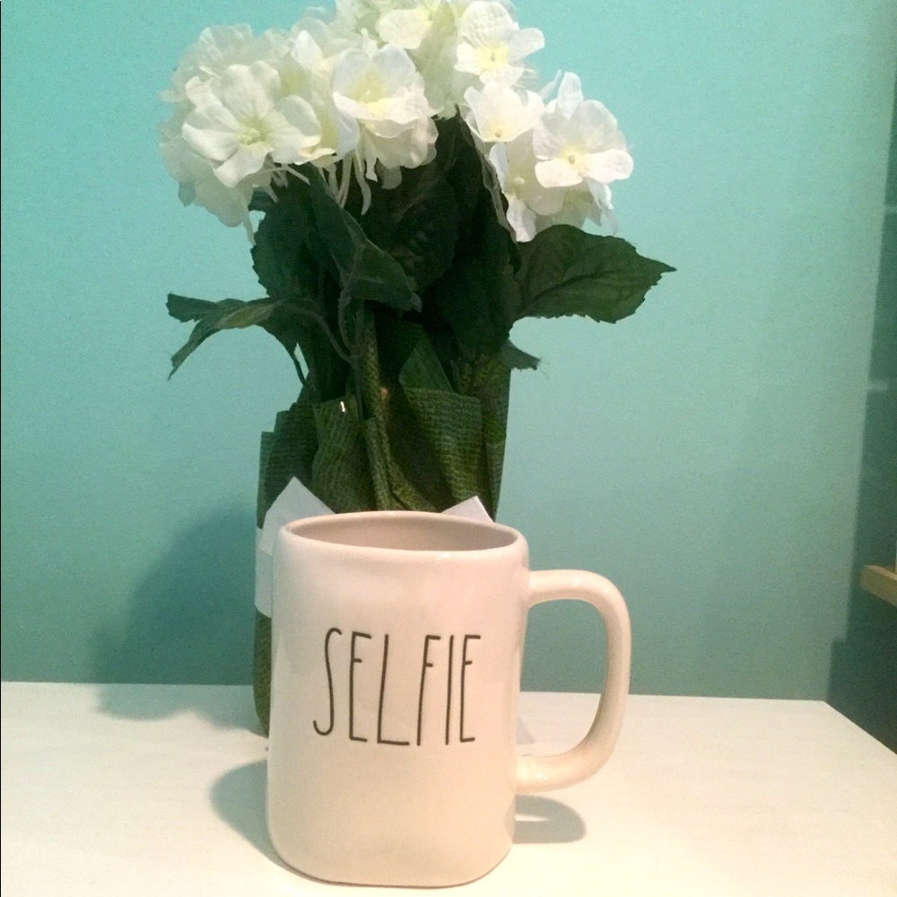 Rae Dunn “SELFIE” coffee/tea mug